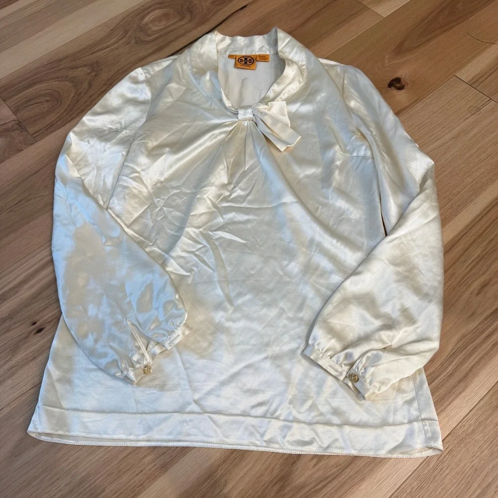 Tory Burch Silk Luxury Blouse Size 6 Off White Bow Neck Gold Button Long Sleeve